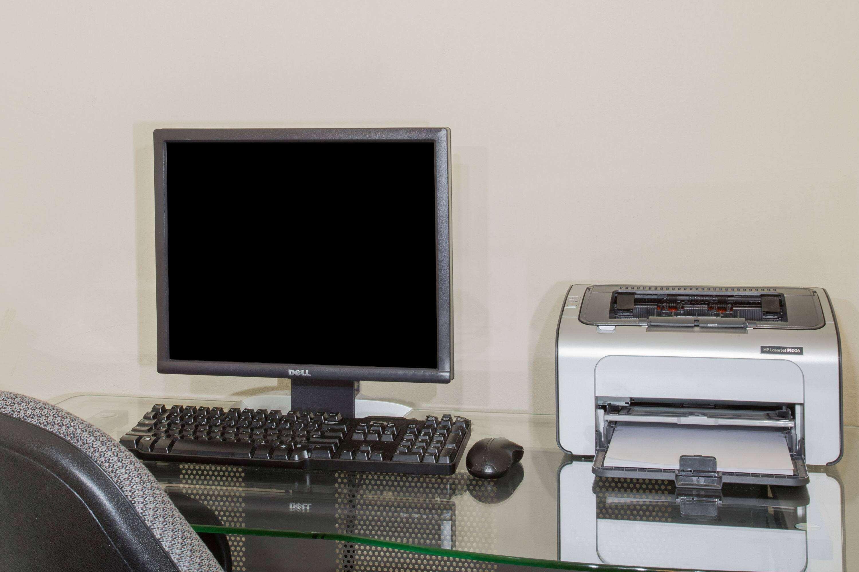 ホテル ハワード ジョンソン バイ ウィンダム ホーマ エクステリア 写真